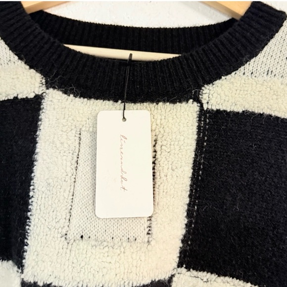Revolve Line & Dot Black & White Checkered Sweater NWT Large - Picture 12 of 15